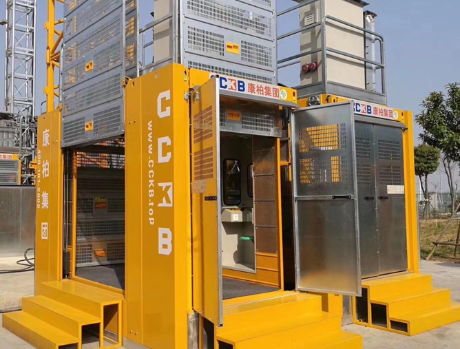 SC300 SC300/300 Rack And Pinion Lift With Third Door At Long Side Of Cabin