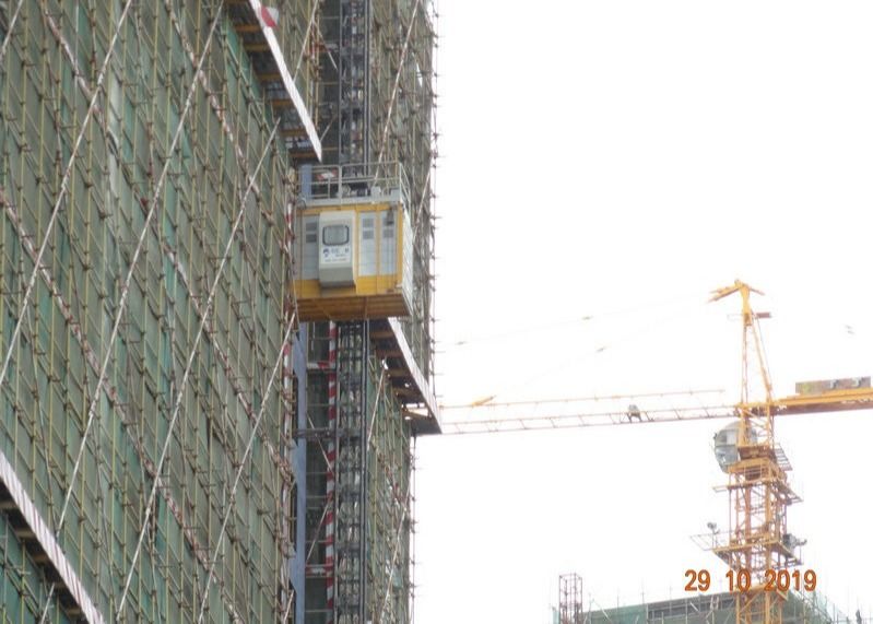 Multiple Doors Material 3000Kg Building Site Hoist Lift