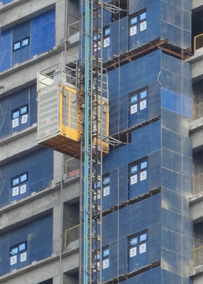Helical Gearbox Builders Construction Passenger And Material Hoist 450M